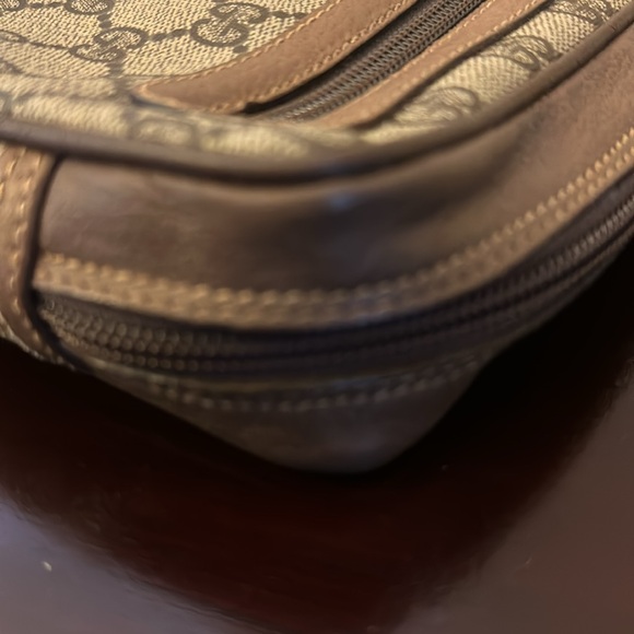 Gucci vintage clutch wristlet GUC! .comes with COA!! - Picture 6 of 11